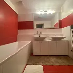 Large In Cassovar With Underground Garage Apartman Kassa