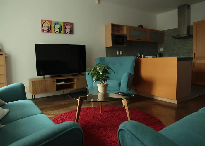 Large In Cassovar With Underground Garage Apartament Koszyce
